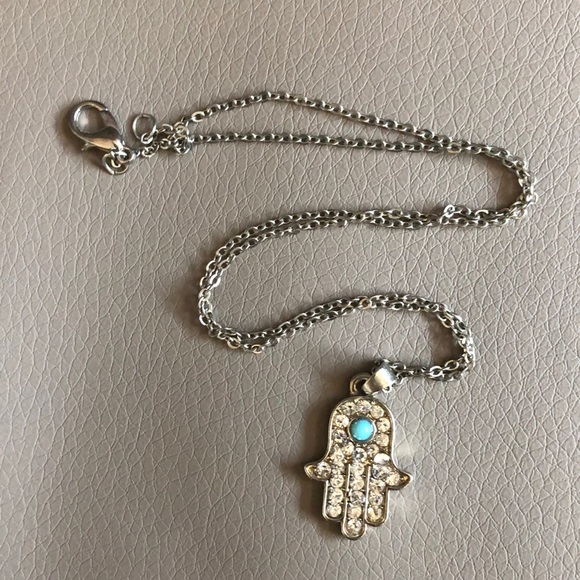Hamsa 🪬 necklace - Picture 2 of 4